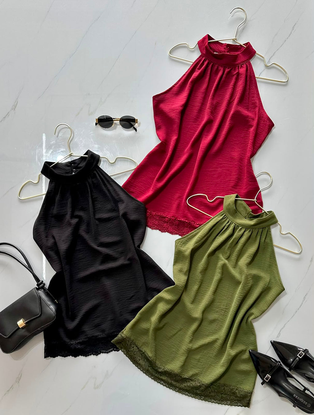 Blusa Halter Satinada Encaje