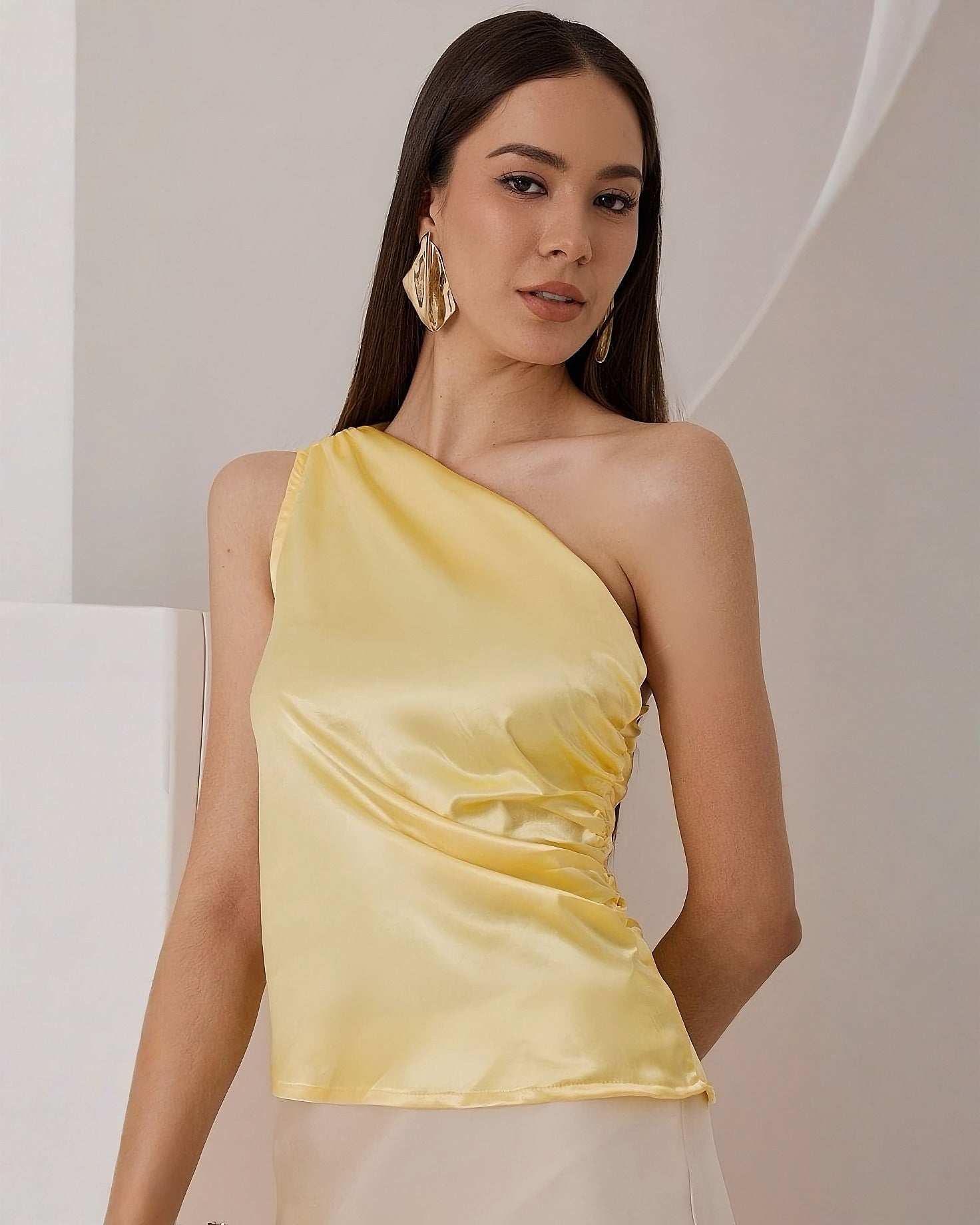 Blusa Un Hombro Satinada