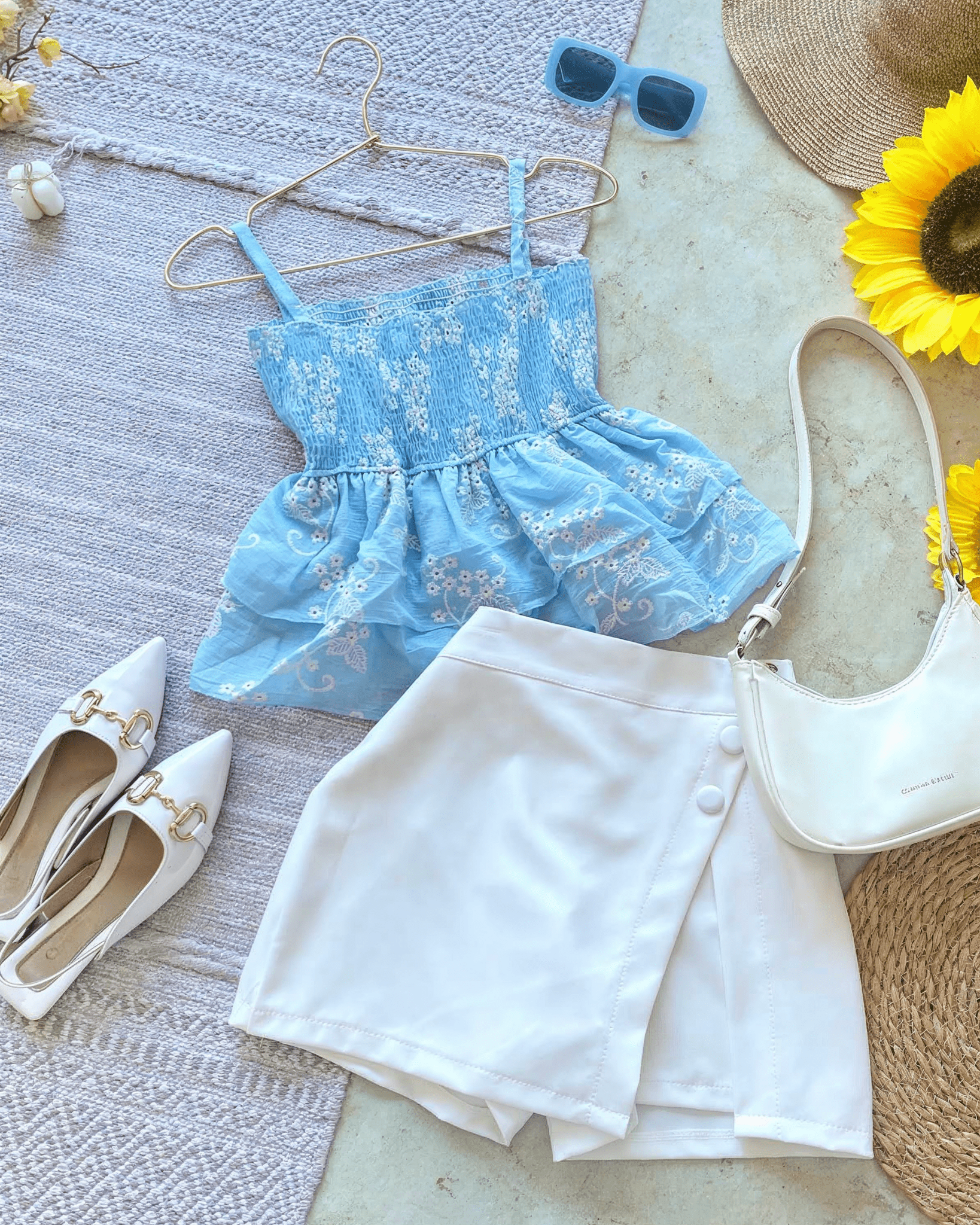 Blusa Sin Mangas de Encaje Floral en Colores Pastel - ROXANZ