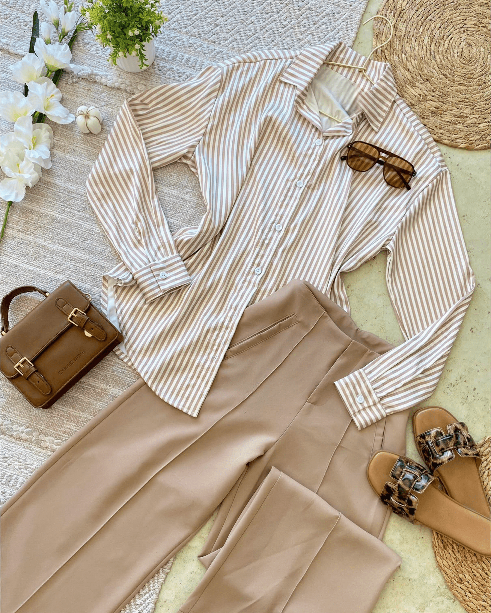 Camisa De Tela Satinada Con Líneas Verticales - ROXANZ