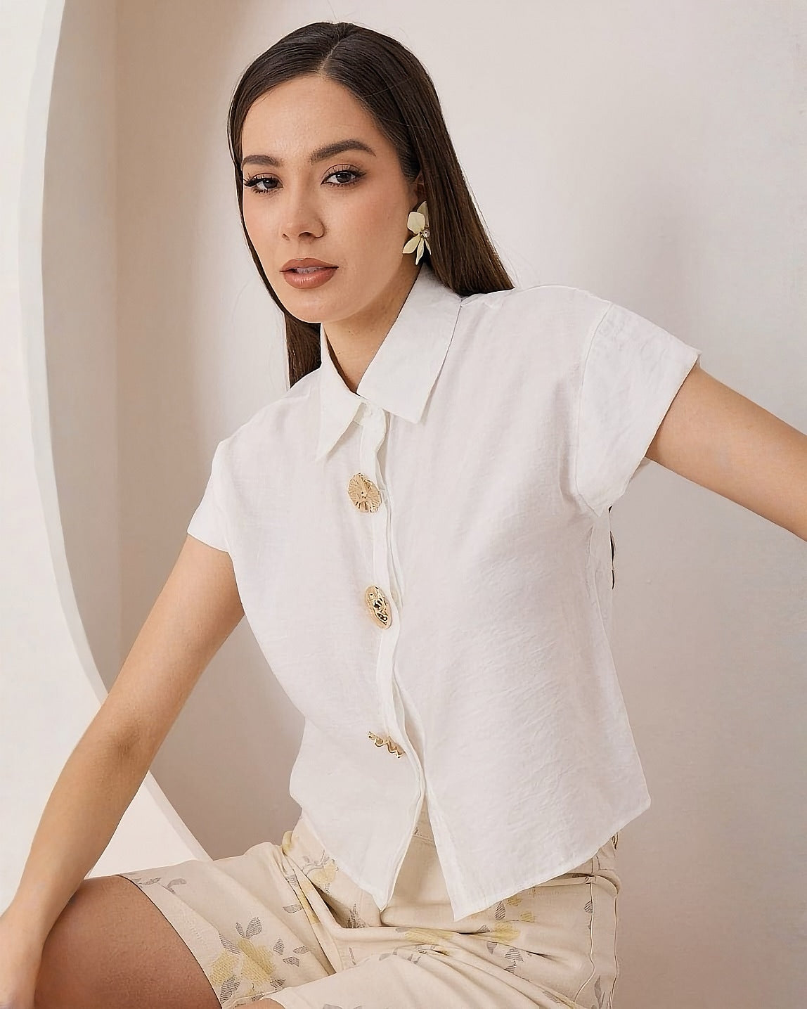 Blusa Manga Corta Botones Dorados Unisex