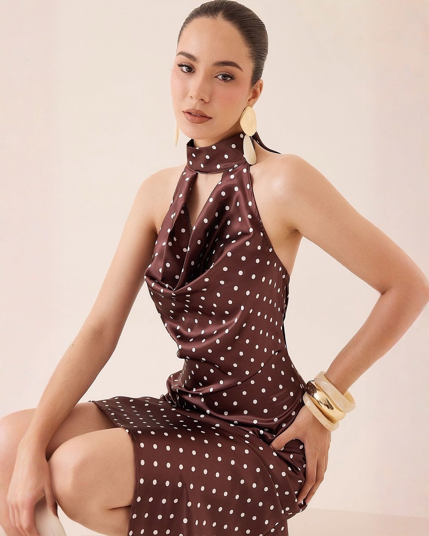Vestido Satinado Halter Puntos