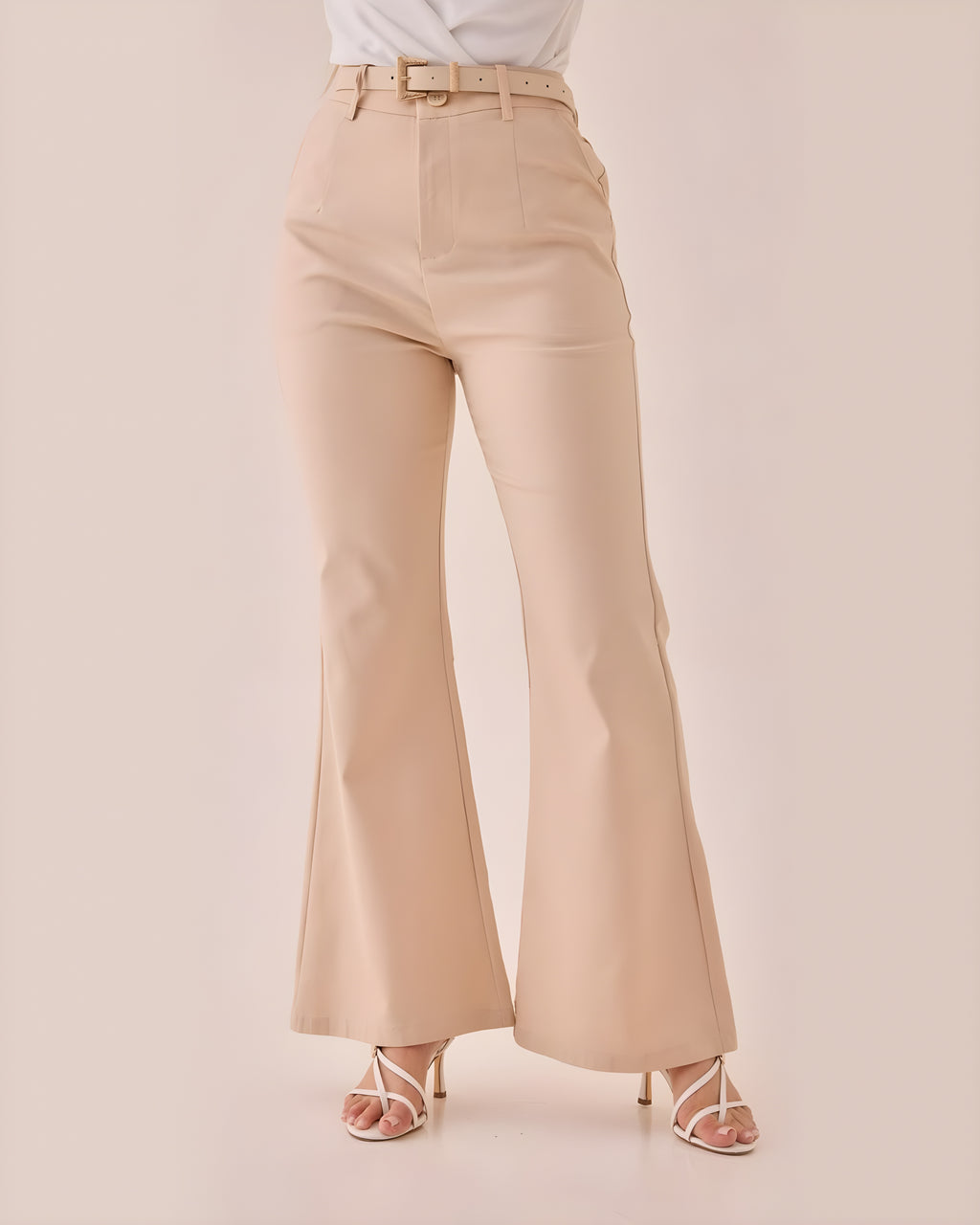 Pantalón Wide Leg Beige Claro Cinturón
