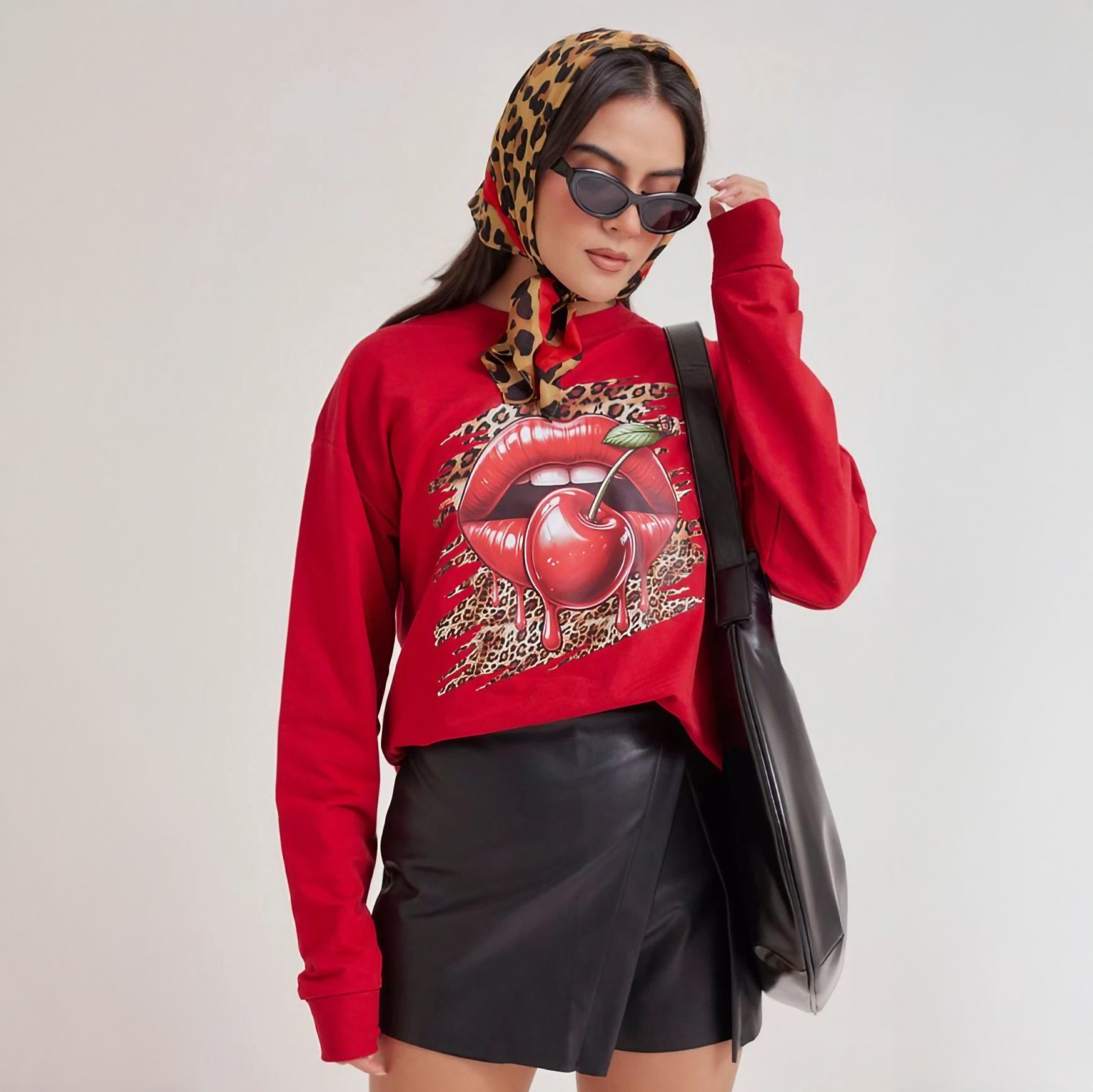 Hoodie Crop Estampado de Labios - Roxanz