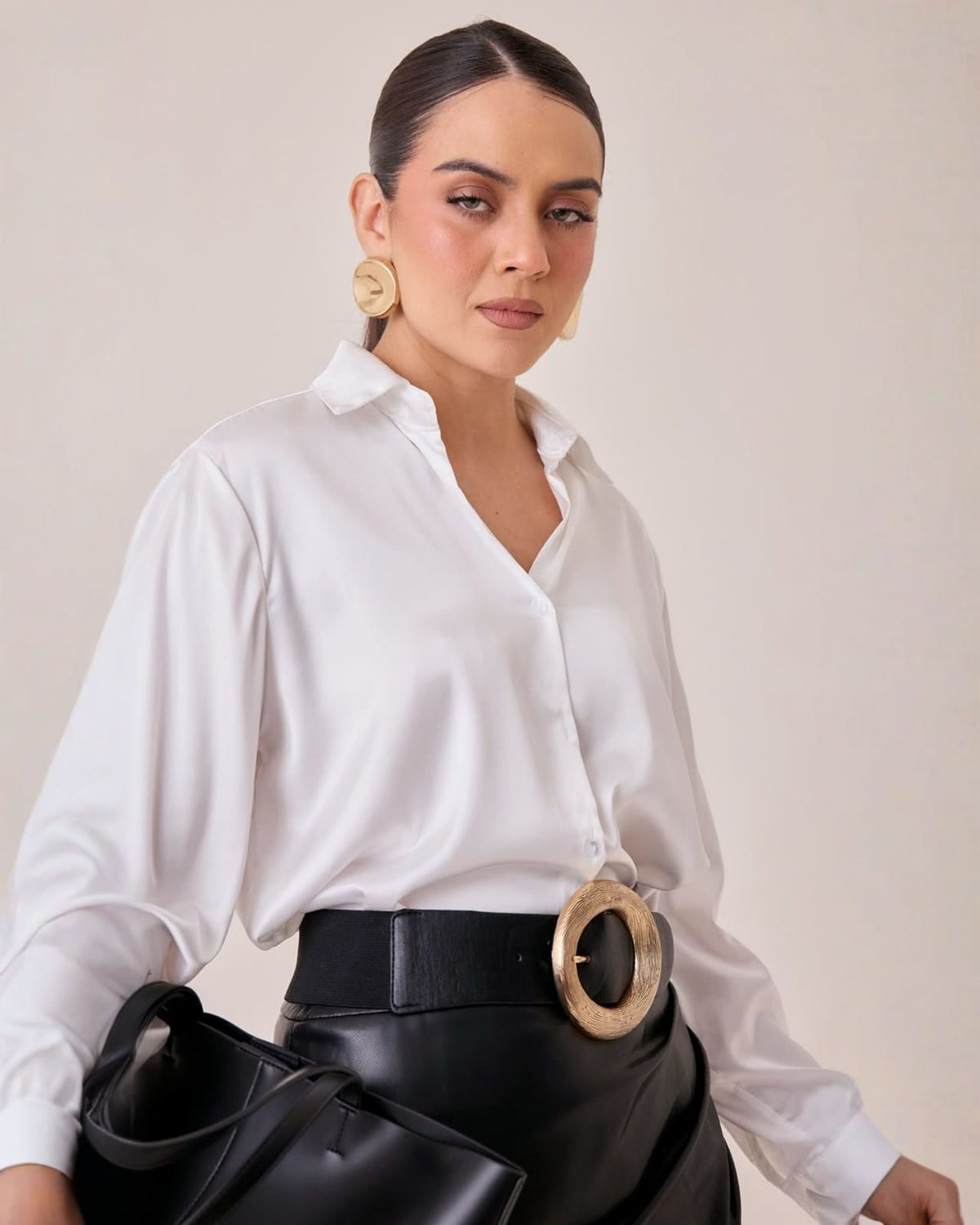 Blusa Satinada Cuello Clásico Blanco