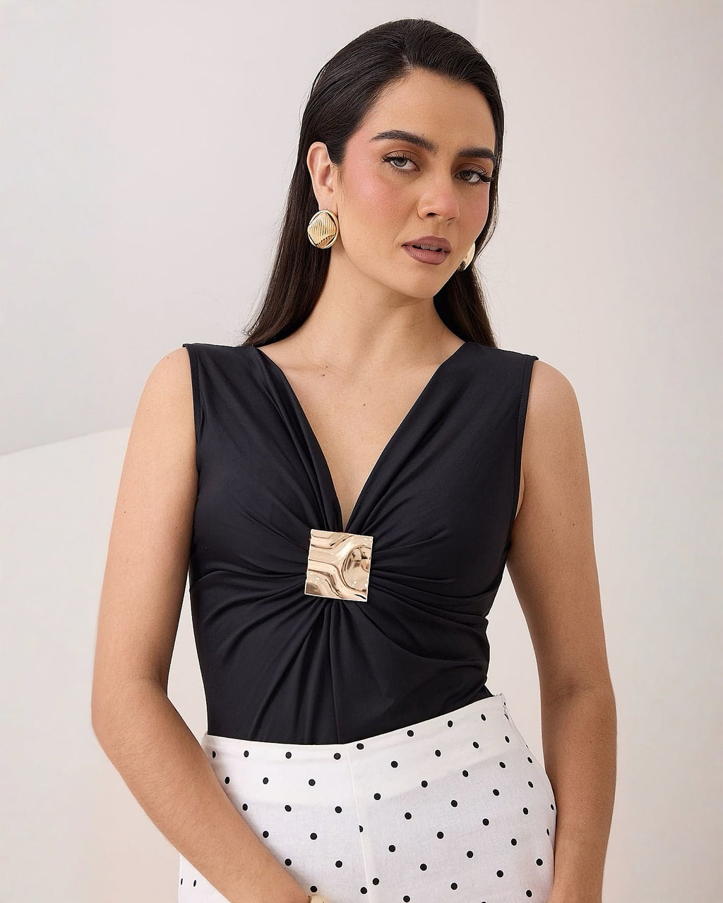 Blusa Escote Botón Decorativo