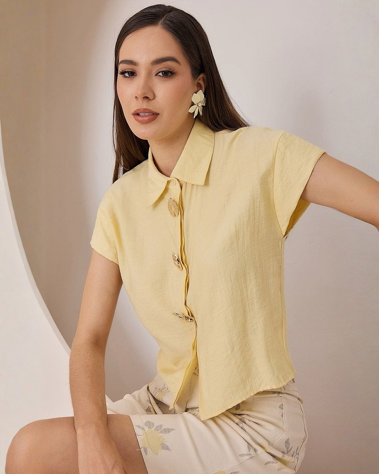 Blusa Manga Corta Botones Dorados Unisex