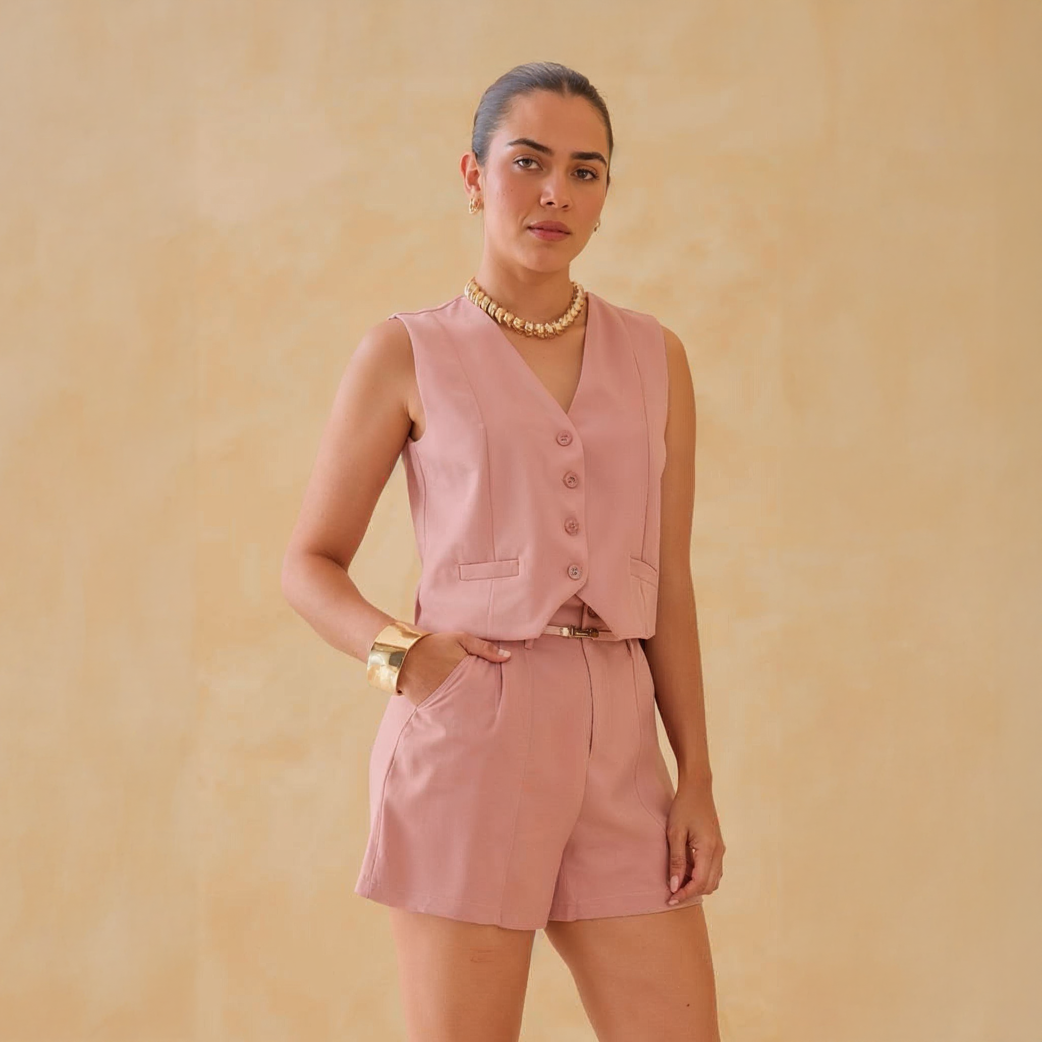 Conjunto De Short y Chaleco En Colores Neutros para Mujer