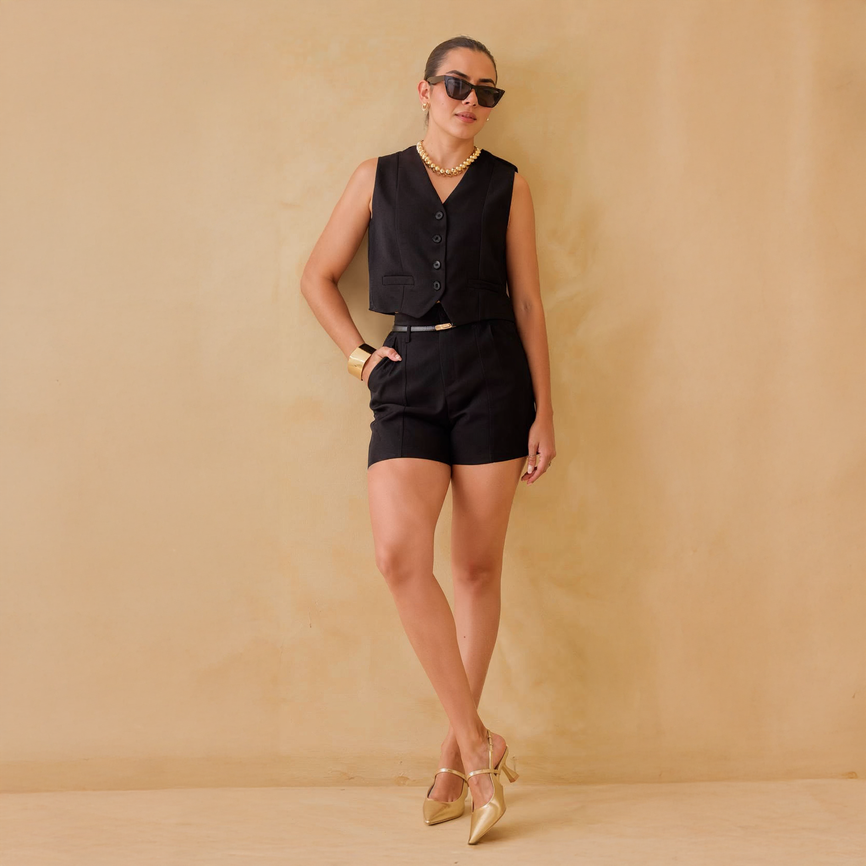 Conjunto De Short y Chaleco En Colores Neutros para Mujer