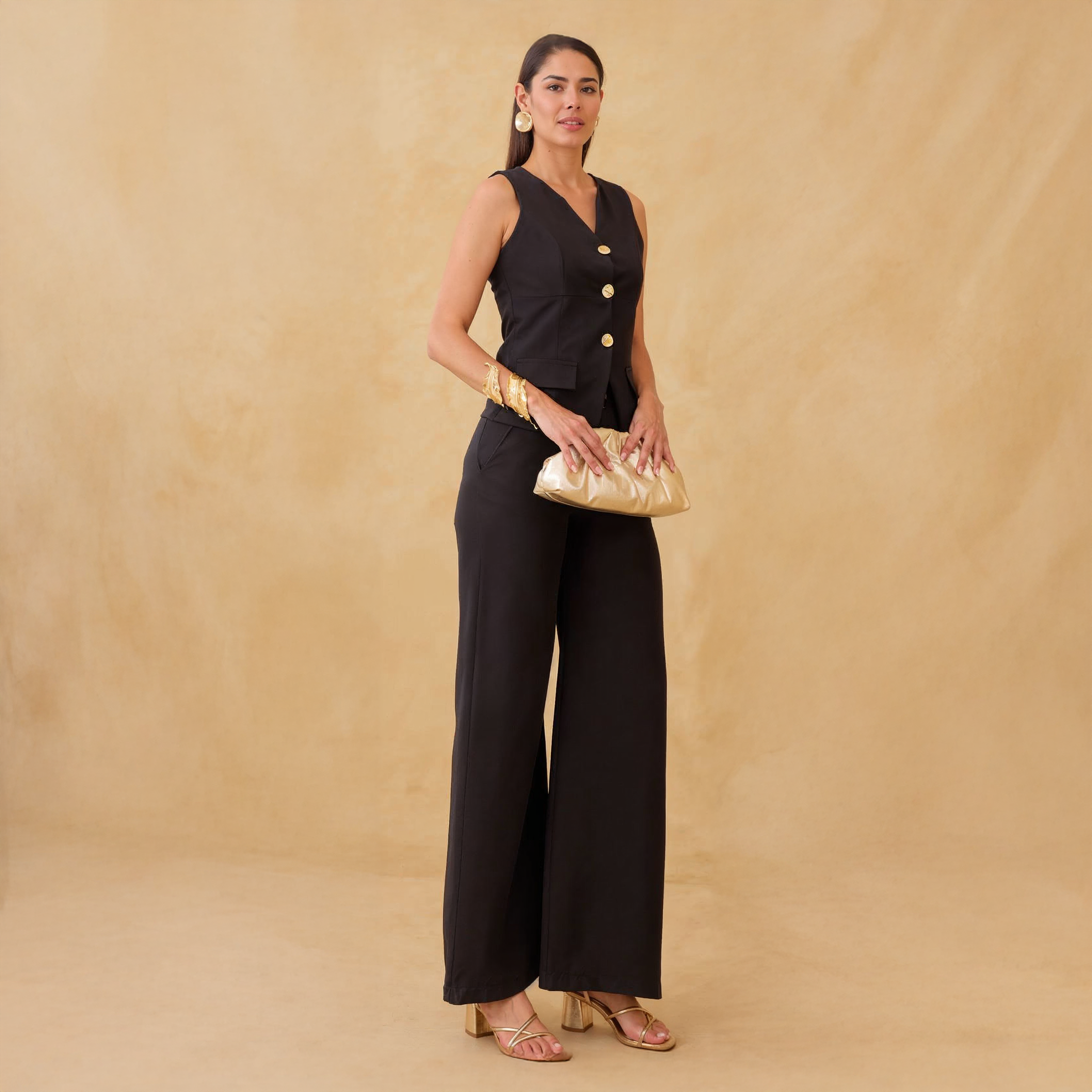 Conjunto Elegante Con Botones Dorados