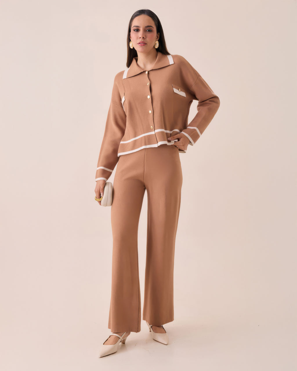 Conjunto de Punto Con Botones Dorados para Mujer Elegante