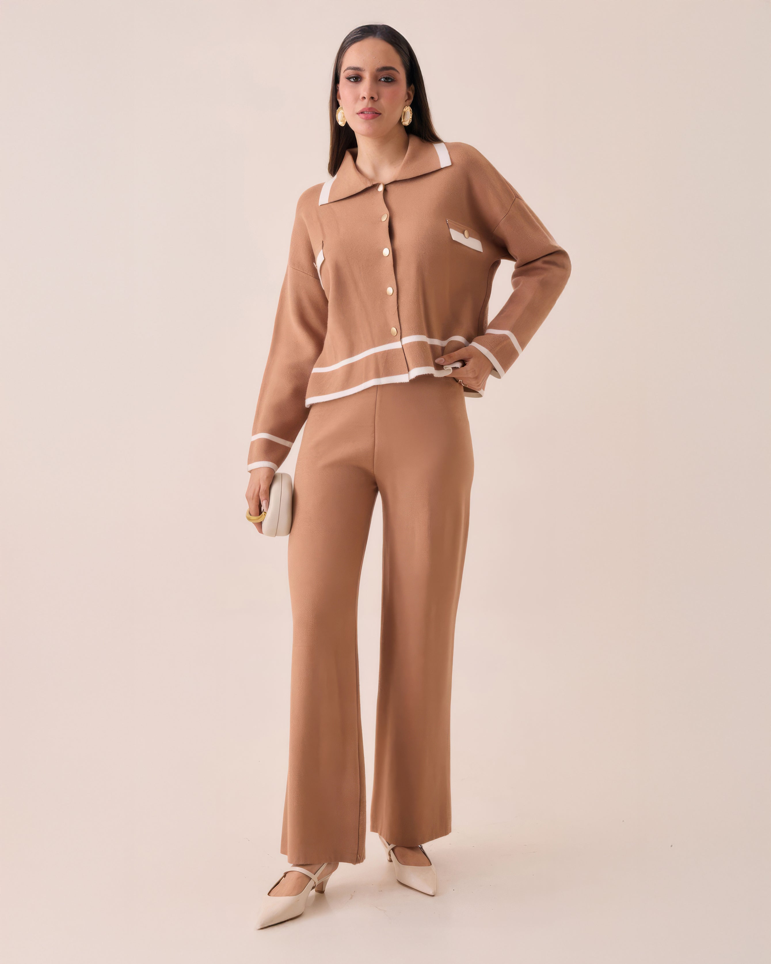 Conjunto de Punto Con Botones Dorados para Mujer Elegante