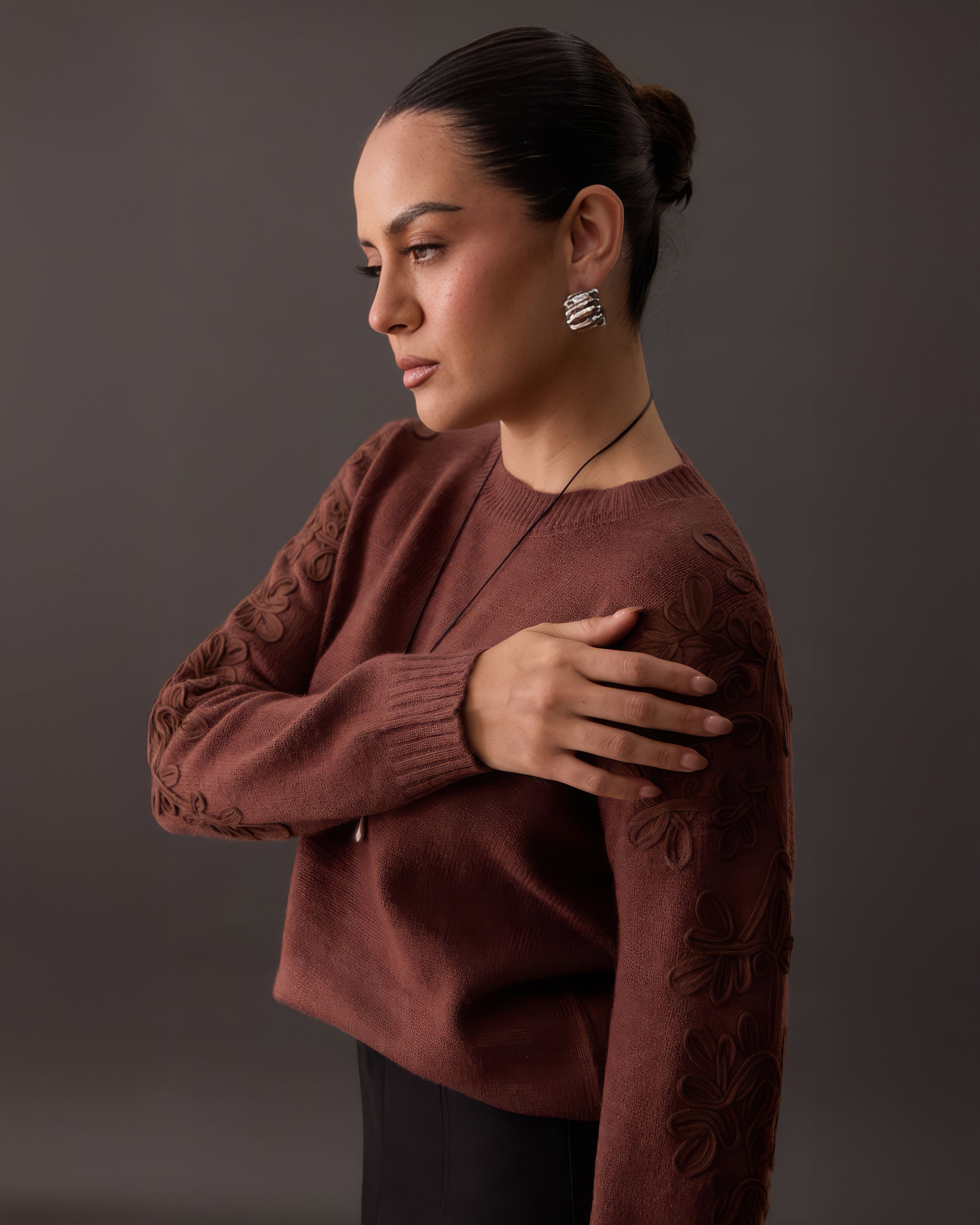 Suéter Tejido para Mujer con Flores en Relieve y Bordado Floral