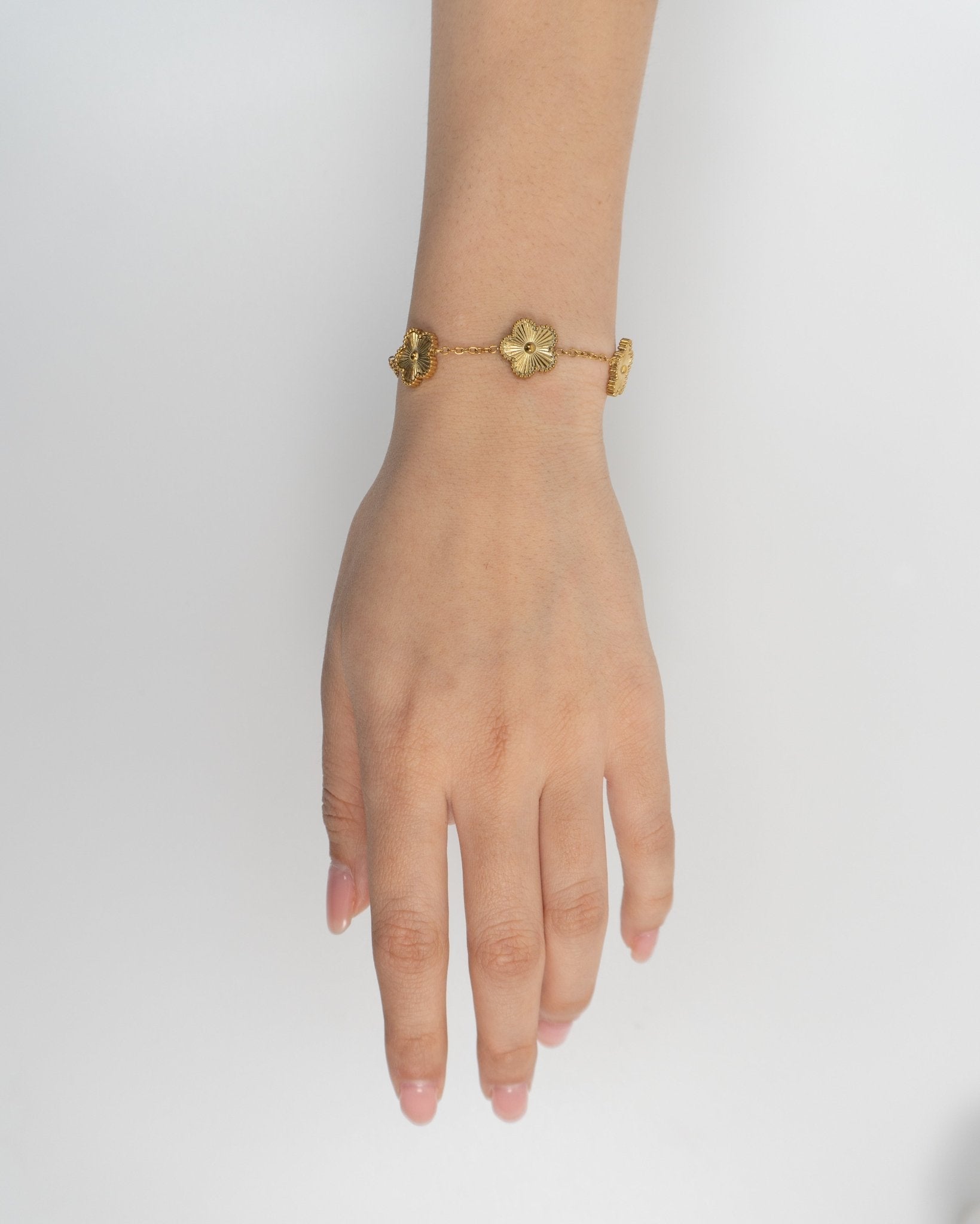 Pulsera Minimalista de Acero Inoxidable con Trébol y Madre de Perla para Mujer - Regalo de San Valentín - Roxanz