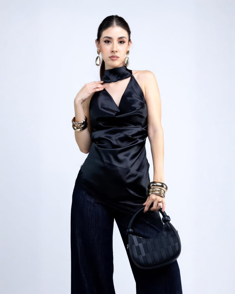 Blusa Satinada Cuello Halter Beige Negro L Negro