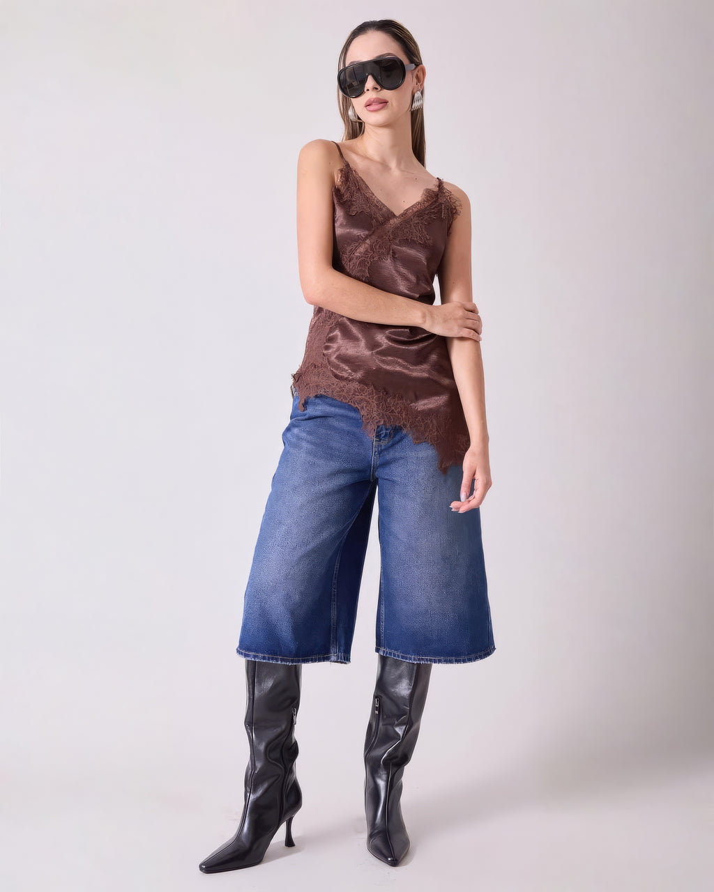 Blusa Tirantes Satinada Café Encaje Asimétrica