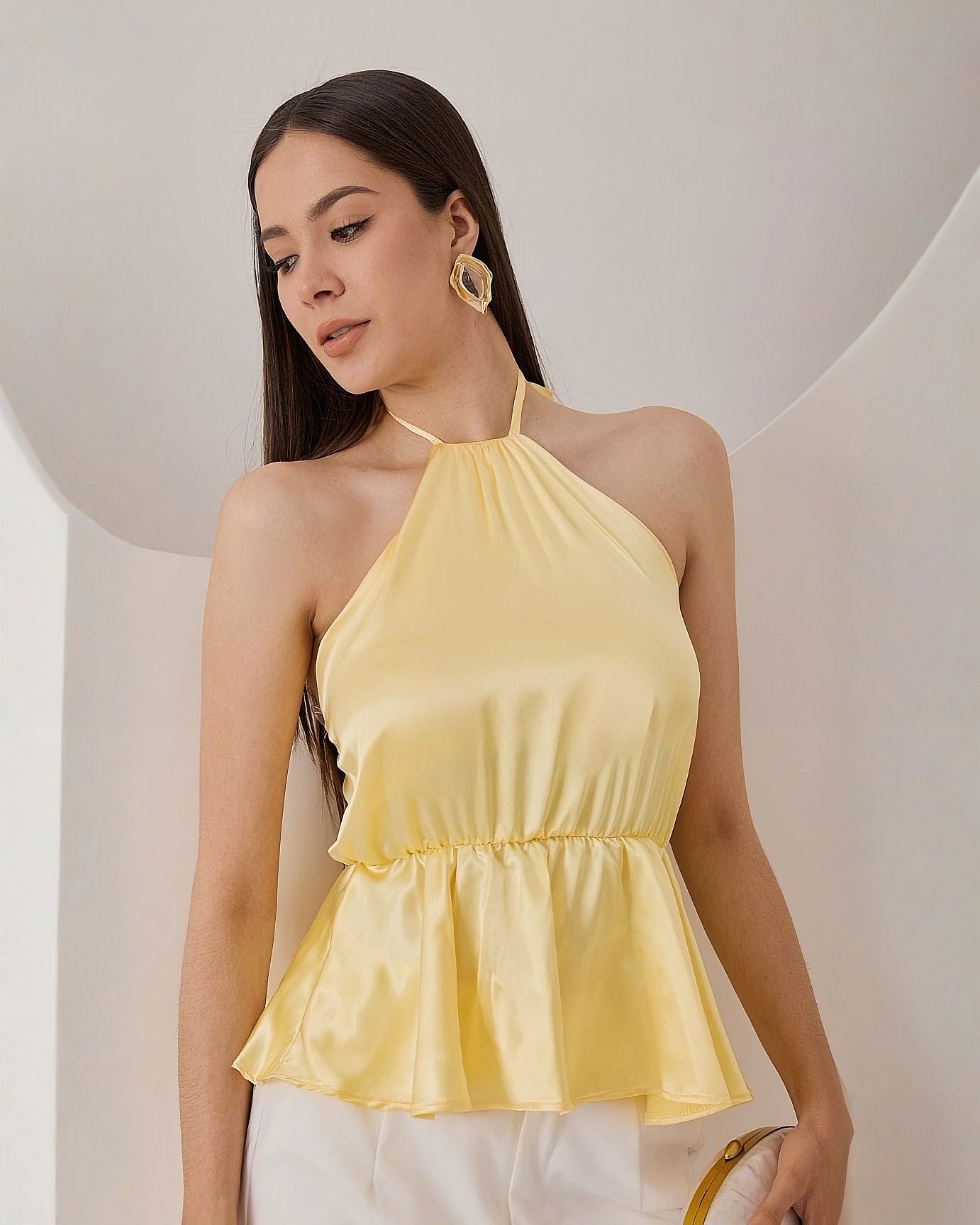Blusa Satinada Peplum Halter