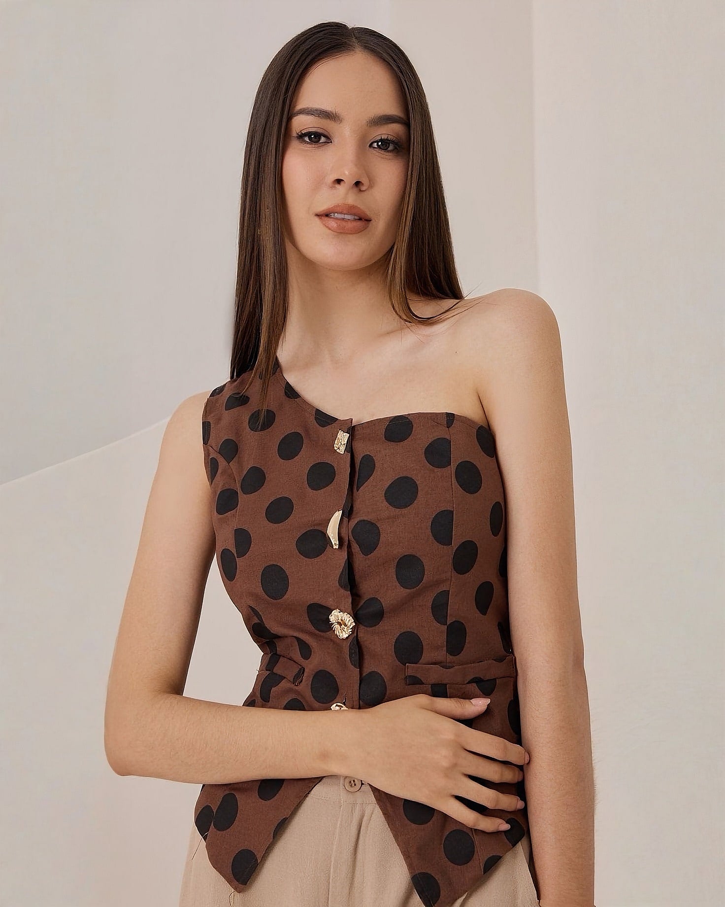 Top Asimetrico Estampado Lunares