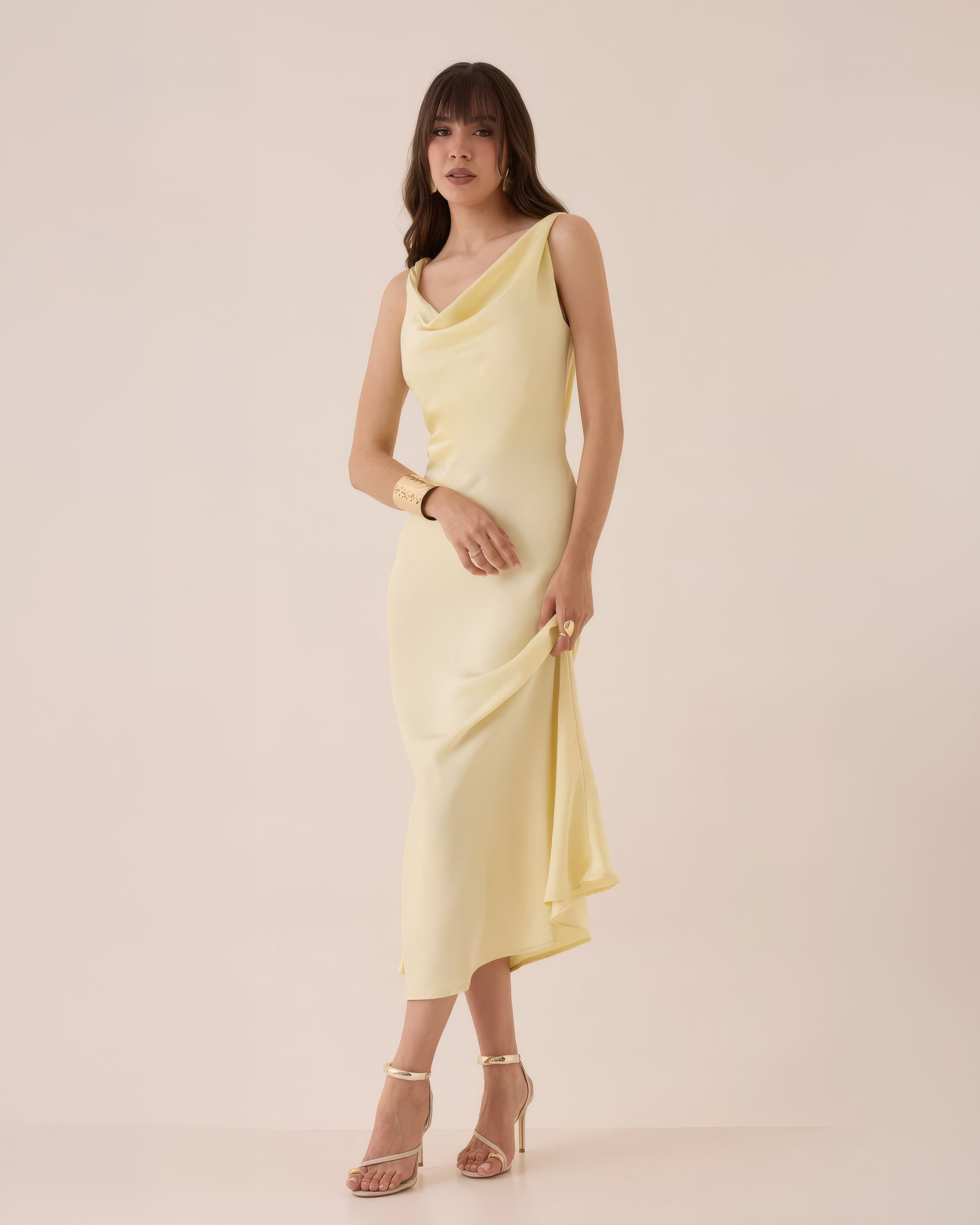 Vestido Satinado Escote Drapeado