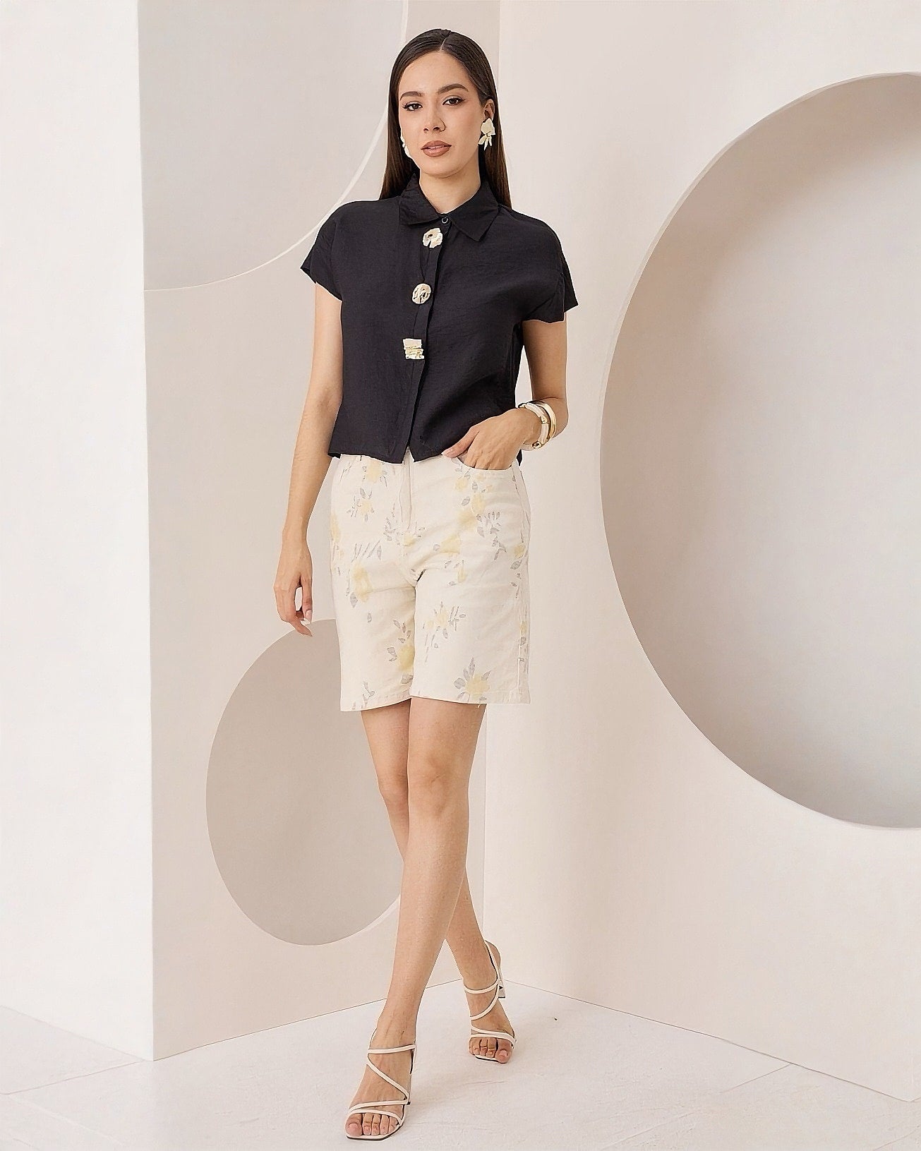 Blusa Manga Corta Botones Dorados Unisex