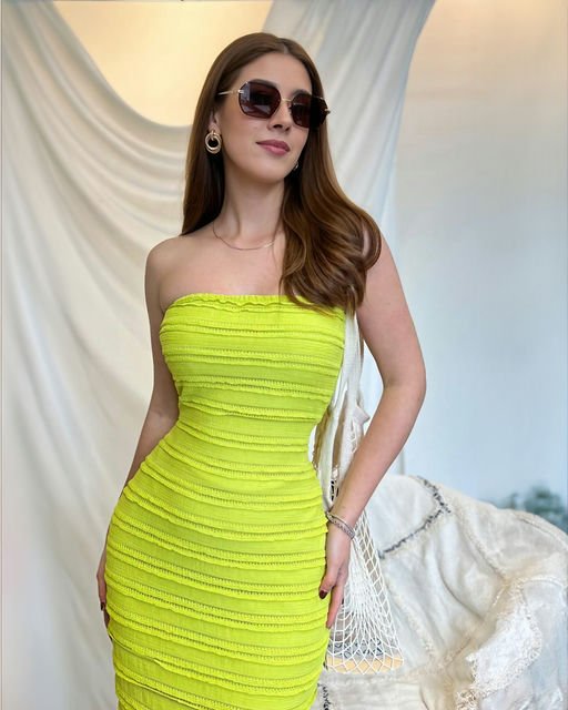 Vestido Midi Ajustado y Fruncido en Colores Sólidos Ideal para Verano - Roxanz