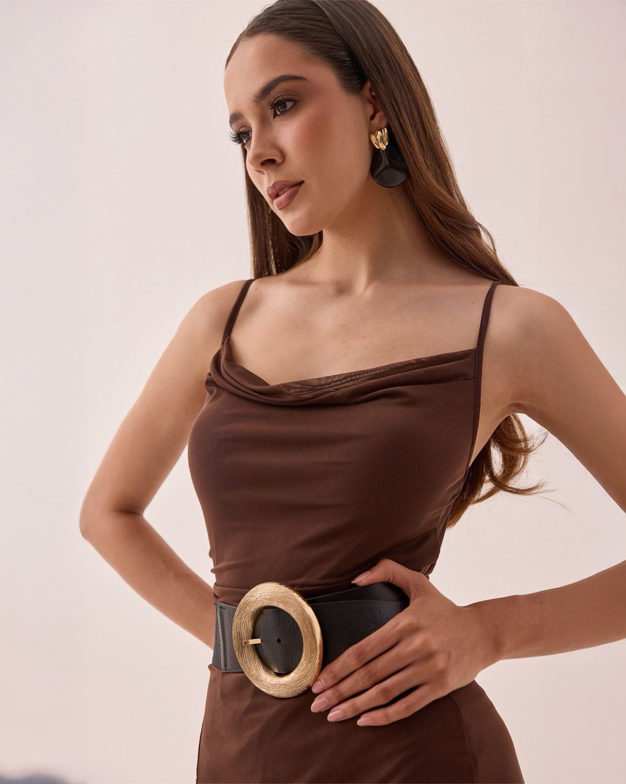 Vestido Midi con Tirantes y Abertura Lateral Elegante - ROXANZ