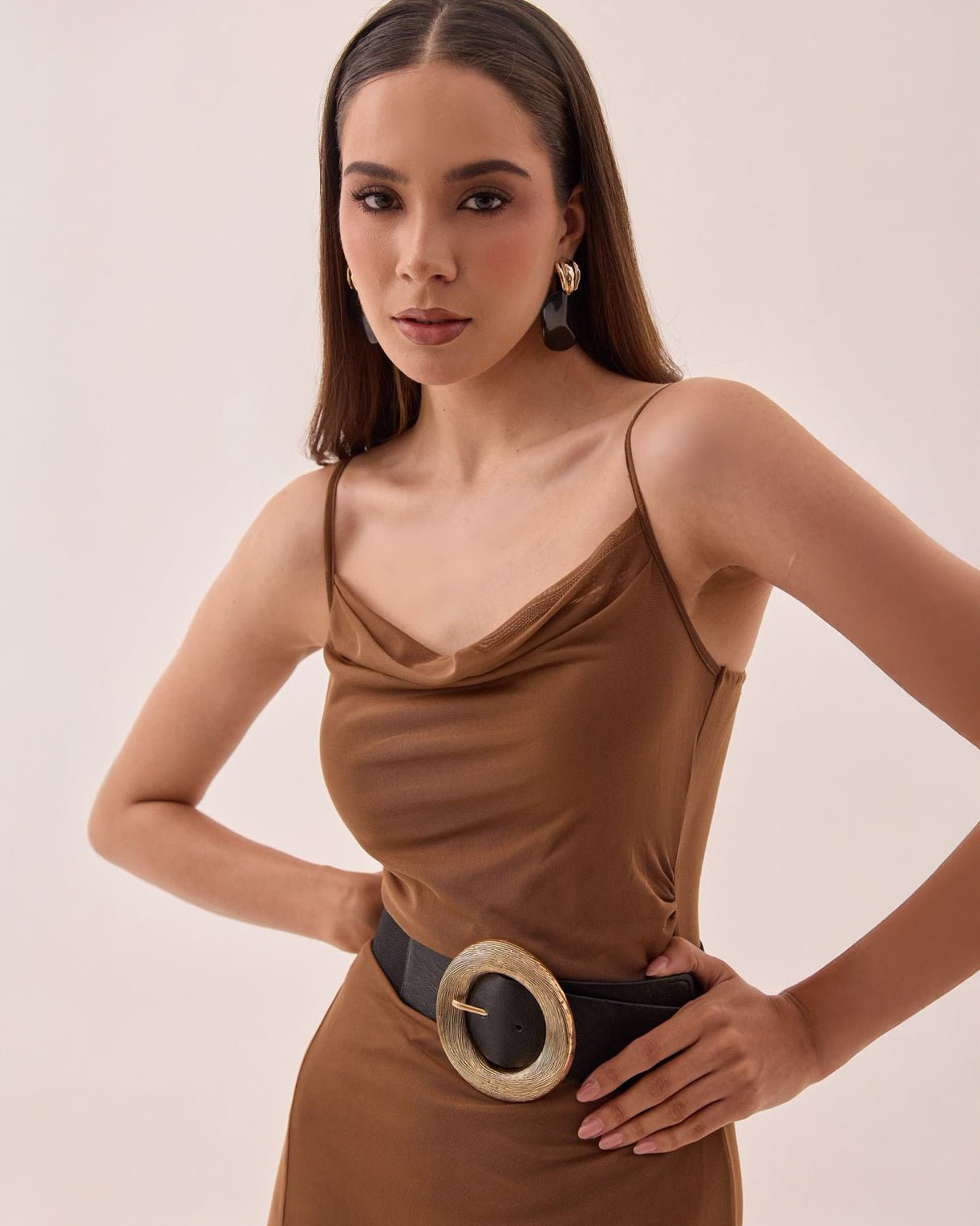 Vestido Midi con Tirantes y Abertura Lateral Elegante - ROXANZ