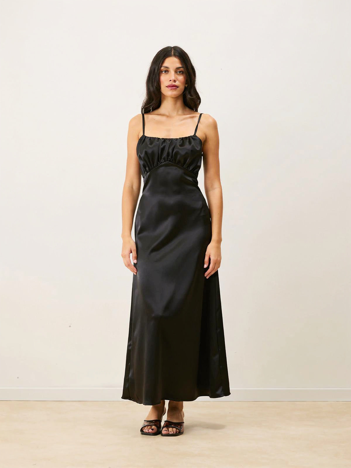 Vestido Satinado Largo Casual