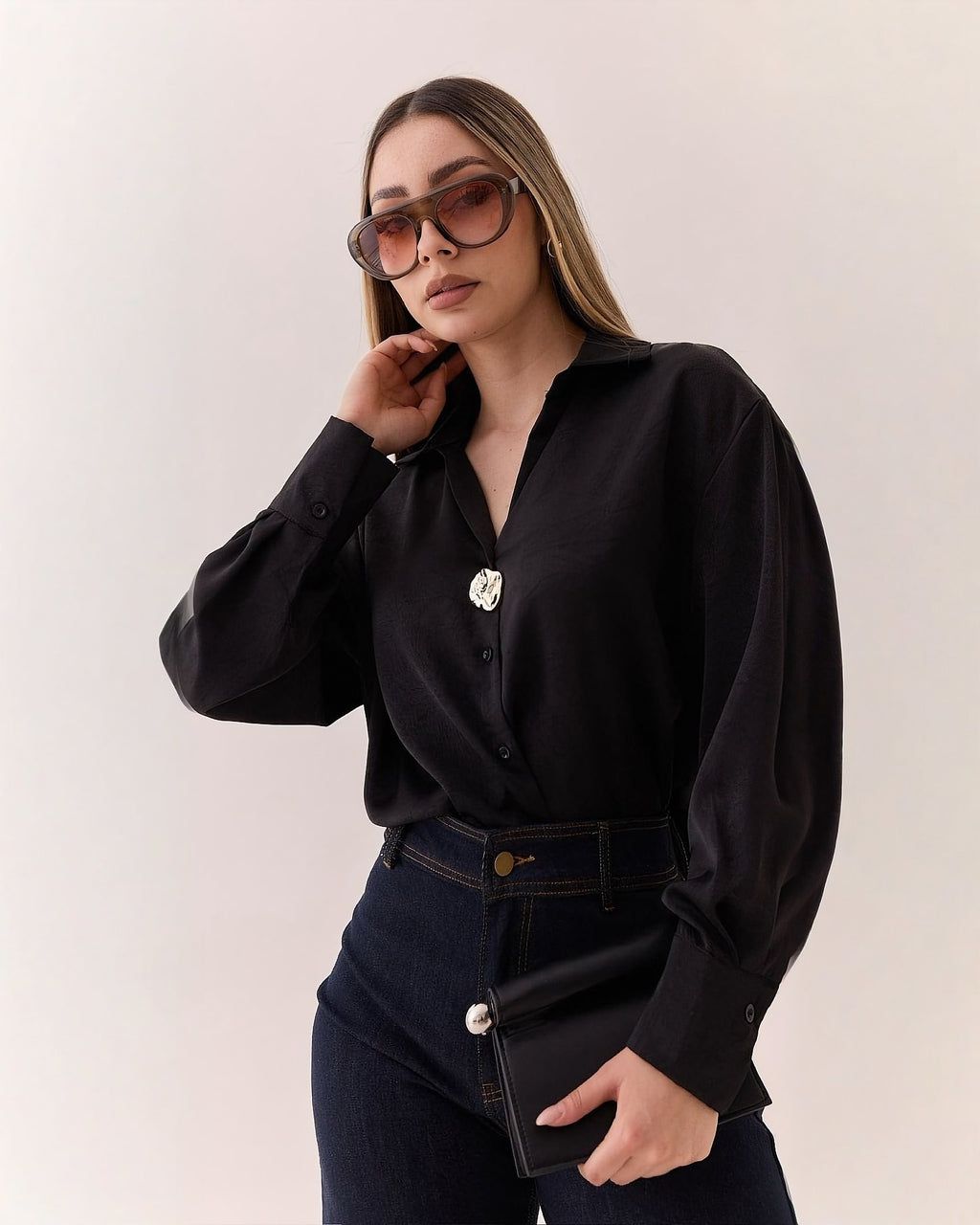 Blusa Manga Larga Negra Detalle Botón